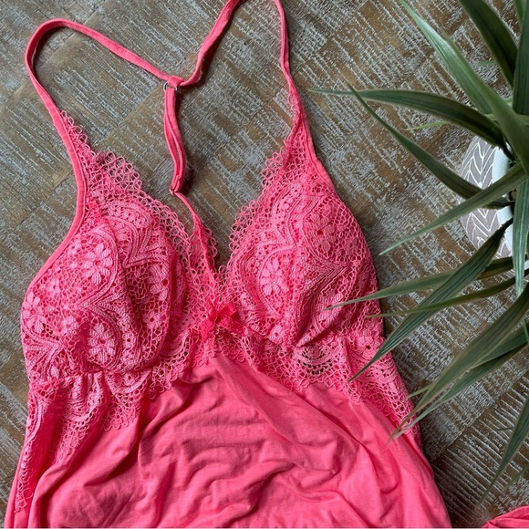 🎉HP🎉 VS Slip Dress - Picture 1 of 11